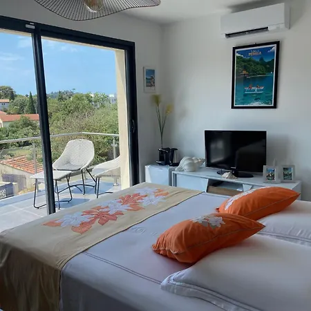 Moorea Dans Intimiste Avec Piscine Au Calme, Proche Plages Guest house La Garde (Var)